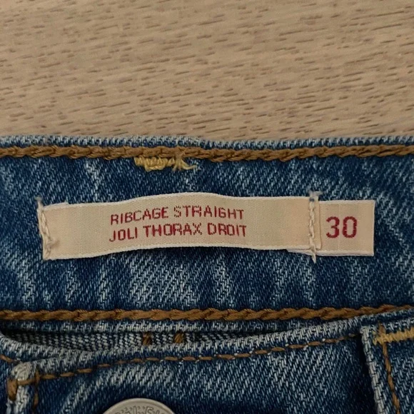 Levi's Ribcage Straight Jean In Valley View - Picture 2 of 6